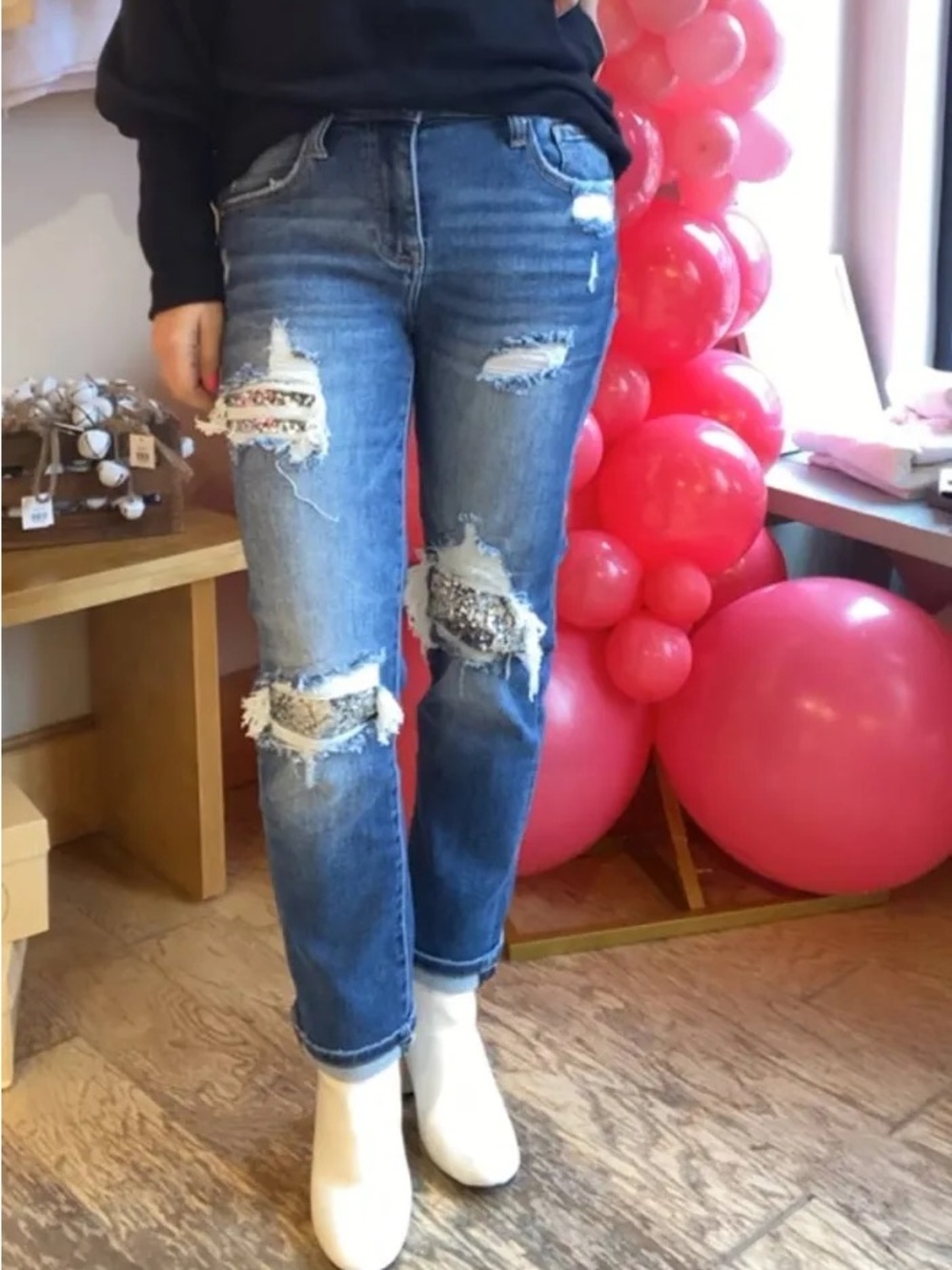 NWT * Risen Sequin distressed medium wash jeans Women size 32